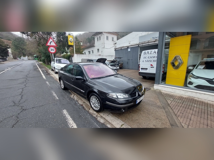 Renault Laguna 1.9 dci 110cv foto 2